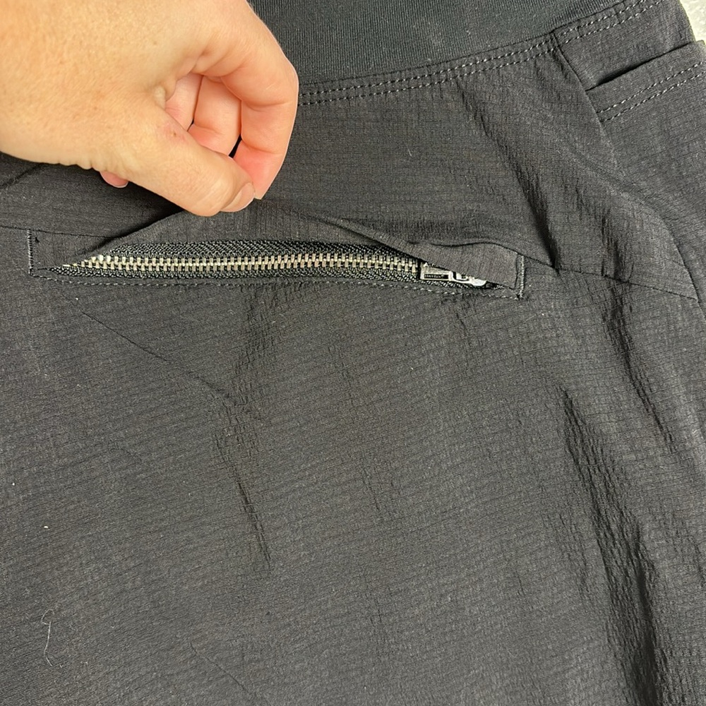 Athleta Black Athletic Shorts Moisture-Wicking Mid-Thigh - Picture 5 of 6